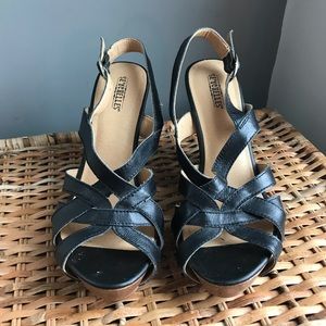 Seychelles - Black leather wedge sandal.